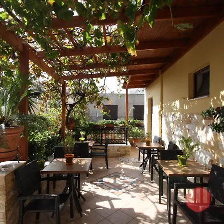 בית הארחה Sofia עיר רודוס